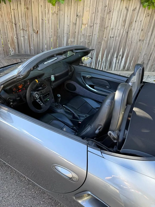 2001 Porsche 986 Boxster - Image 16 of 18