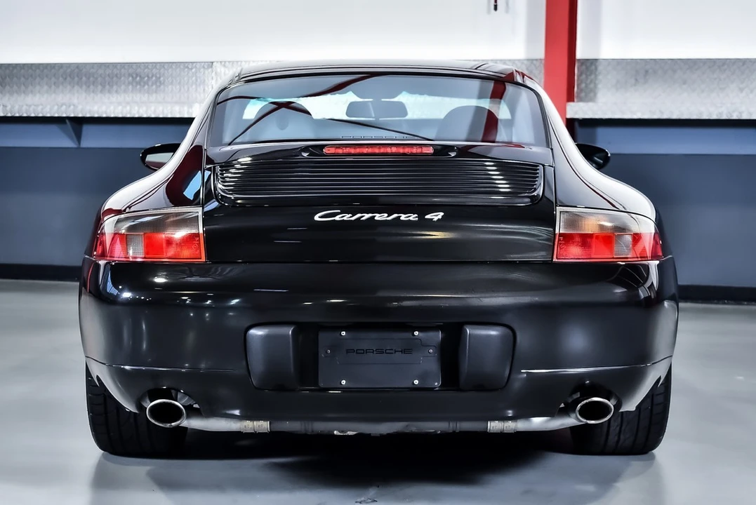 2001 Porsche 996 Carrera 4 - Image 16 of 30