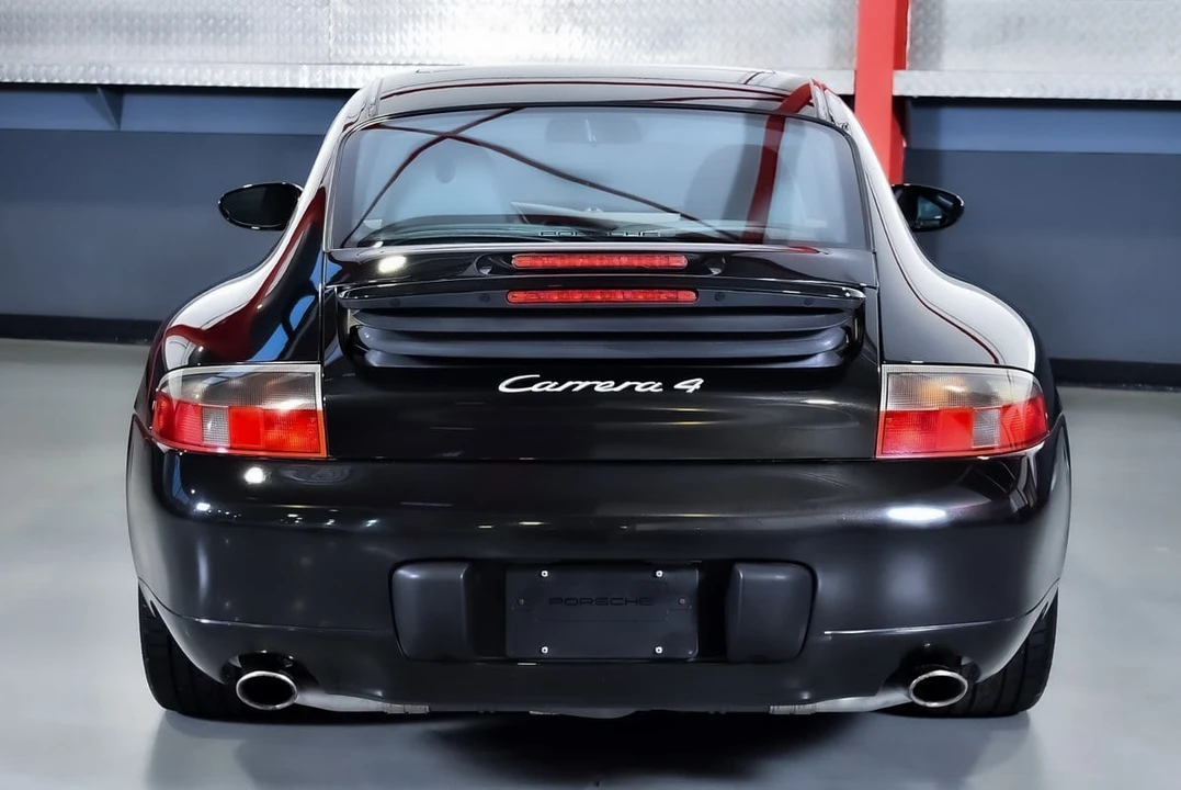 2001 Porsche 996 Carrera 4 - Image 26 of 30