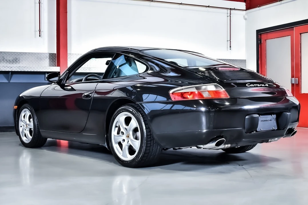 2001 Porsche 996 Carrera 4 - Image 20 of 30