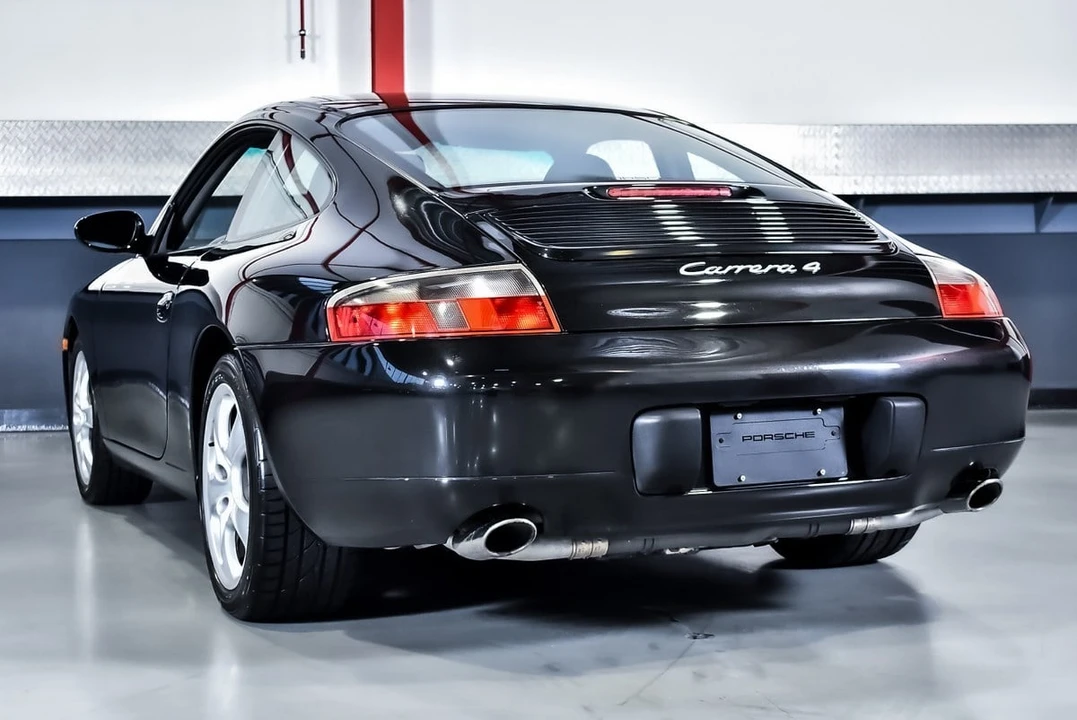2001 Porsche 996 Carrera 4 - Image 18 of 30