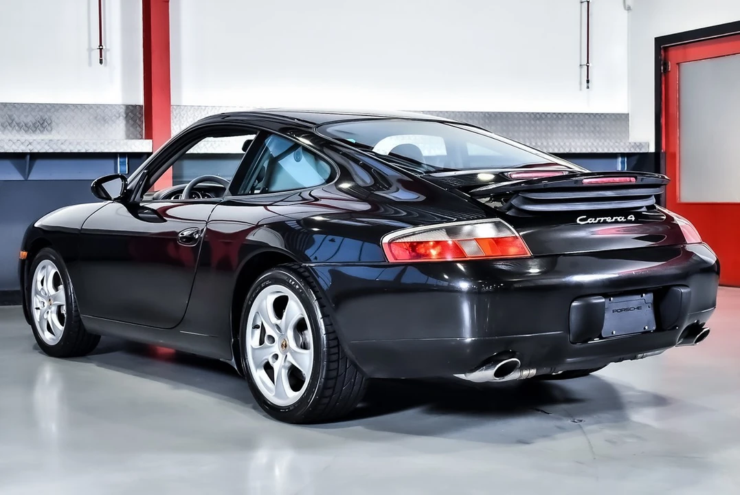 2001 Porsche 996 Carrera 4 - Image 27 of 30