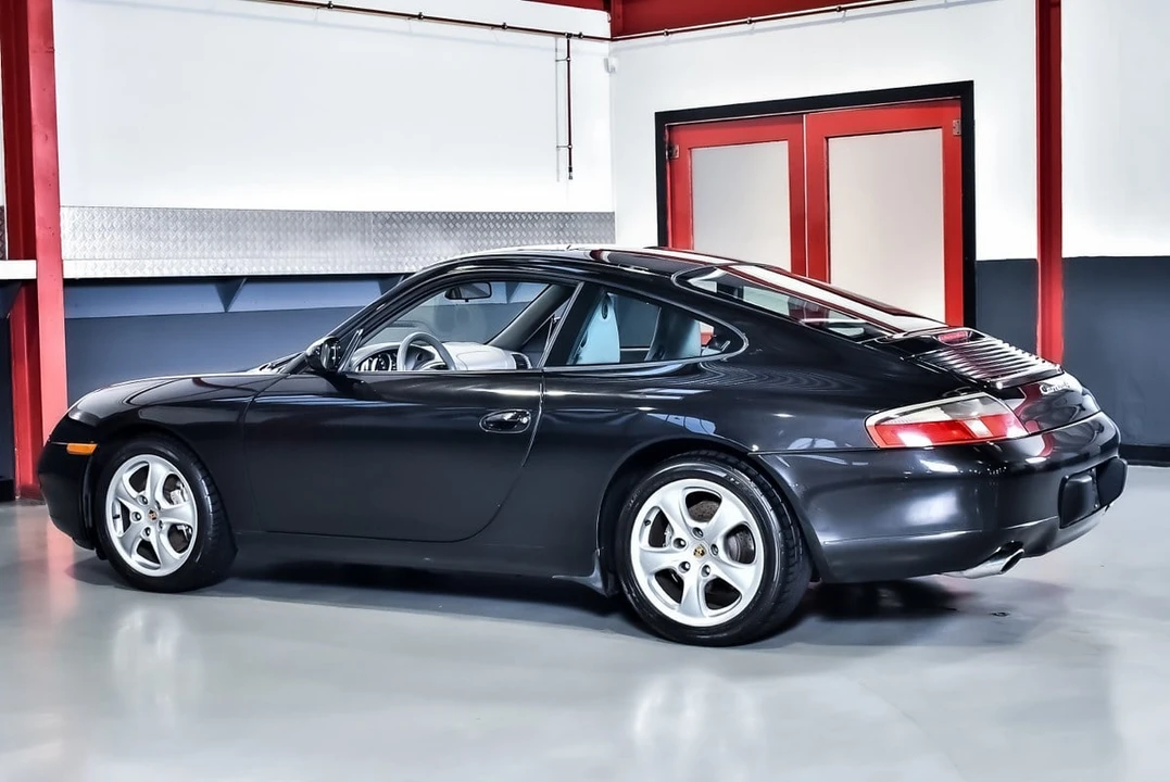 2001 Porsche 996 Carrera 4 - Image 21 of 30
