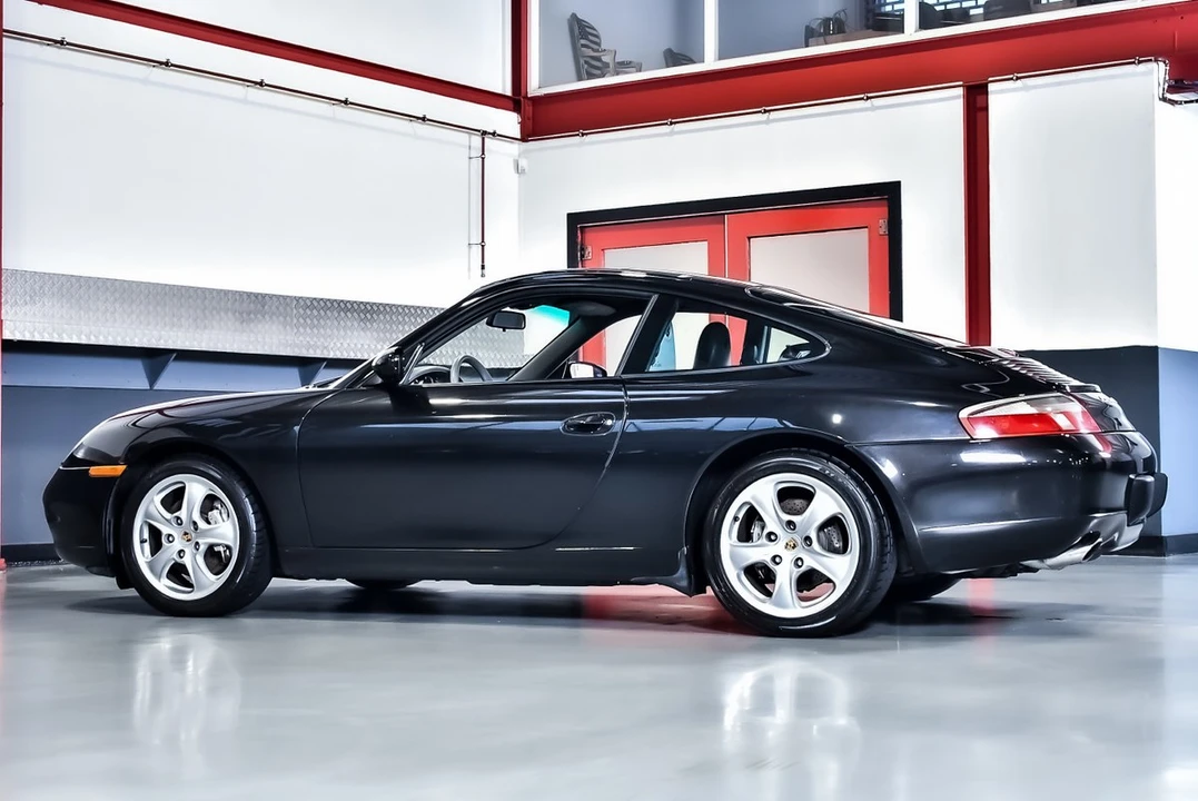 2001 Porsche 996 Carrera 4 - Image 23 of 30