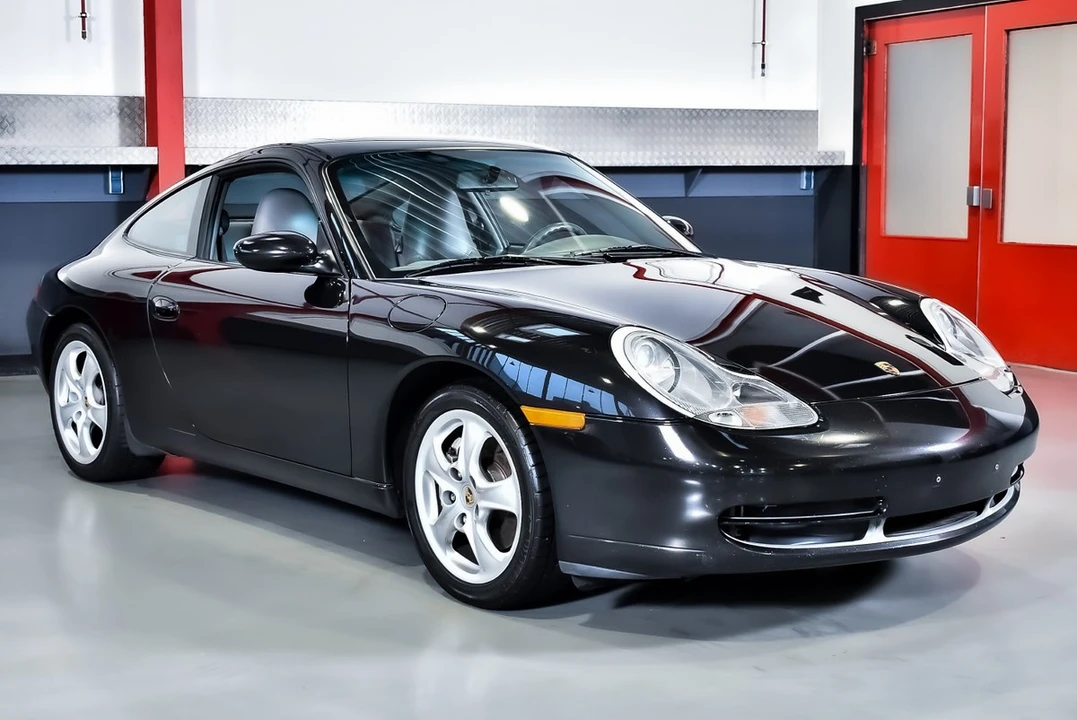 2001 Porsche 996 Carrera 4 - Image 7 of 30