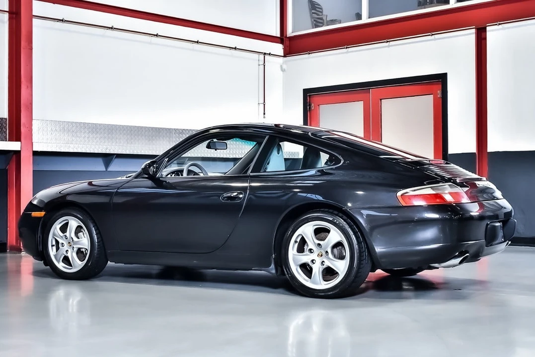 2001 Porsche 996 Carrera 4 - Image 22 of 30