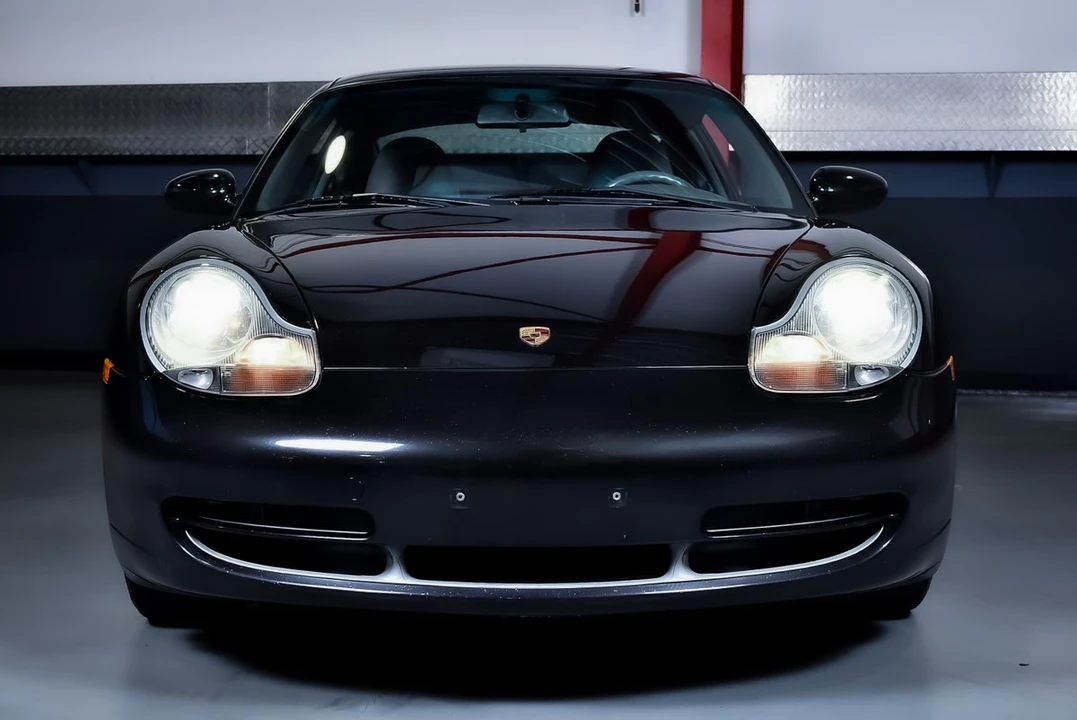 2001 Porsche 996 Carrera 4 - Image 3 of 30