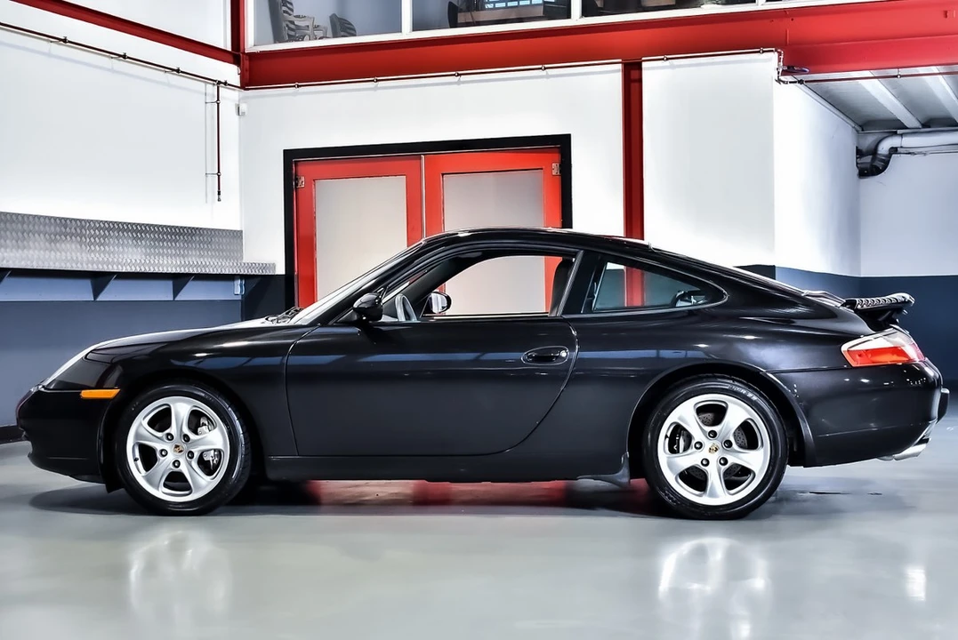 2001 Porsche 996 Carrera 4 - Image 28 of 30