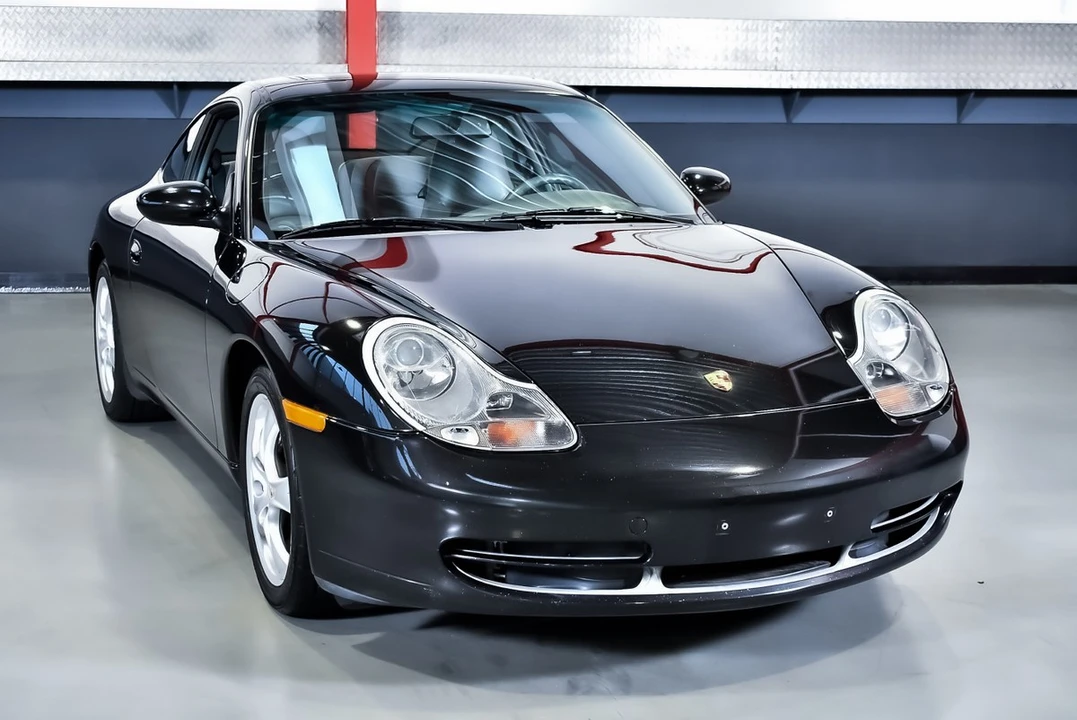 2001 Porsche 996 Carrera 4 - Image 5 of 30