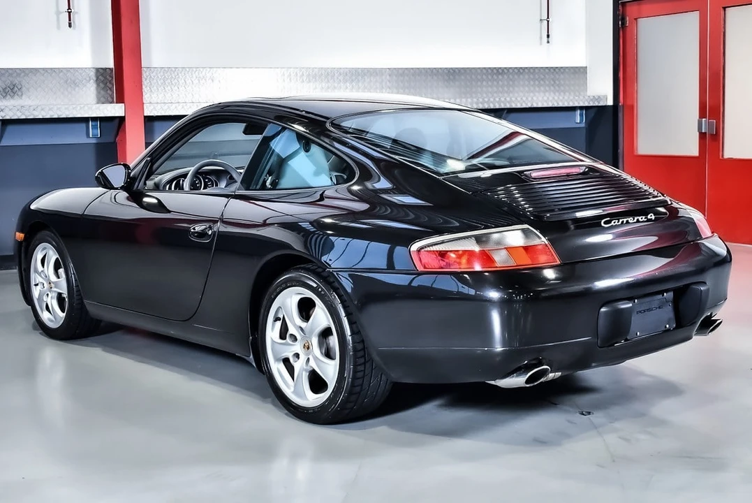 2001 Porsche 996 Carrera 4 - Image 19 of 30