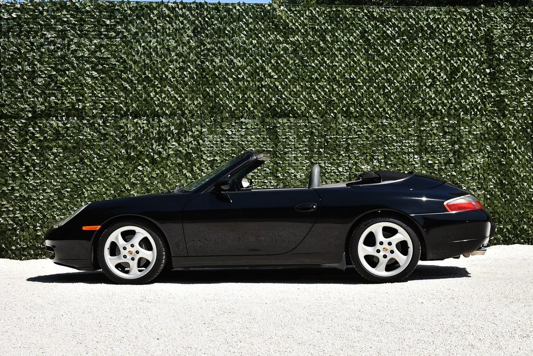 2001 Porsche 996 Carrera - Image 16 of 30