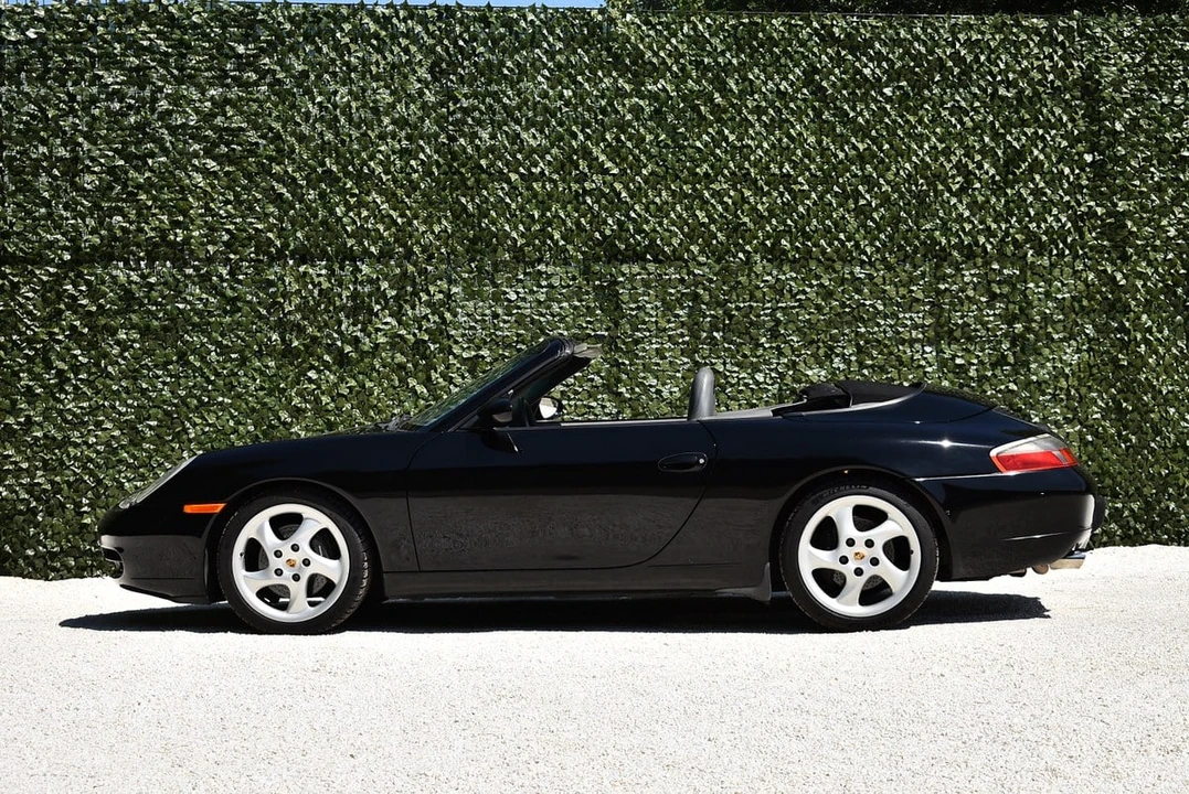 2001 Porsche 996 Carrera - Image 16 of 30