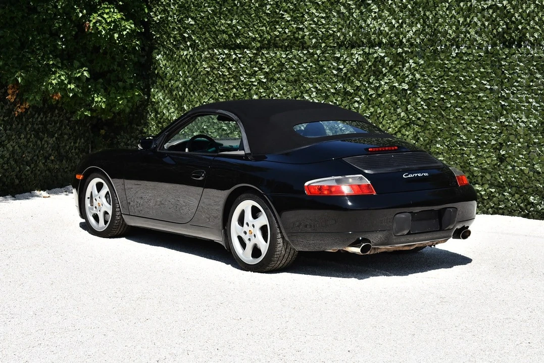 2001 Porsche 996 Carrera - Image 19 of 30
