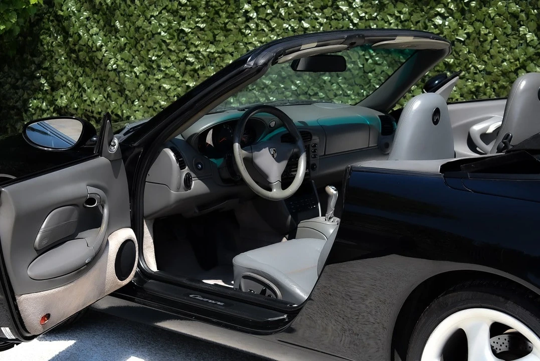 2001 Porsche 996 Carrera - Image 22 of 30