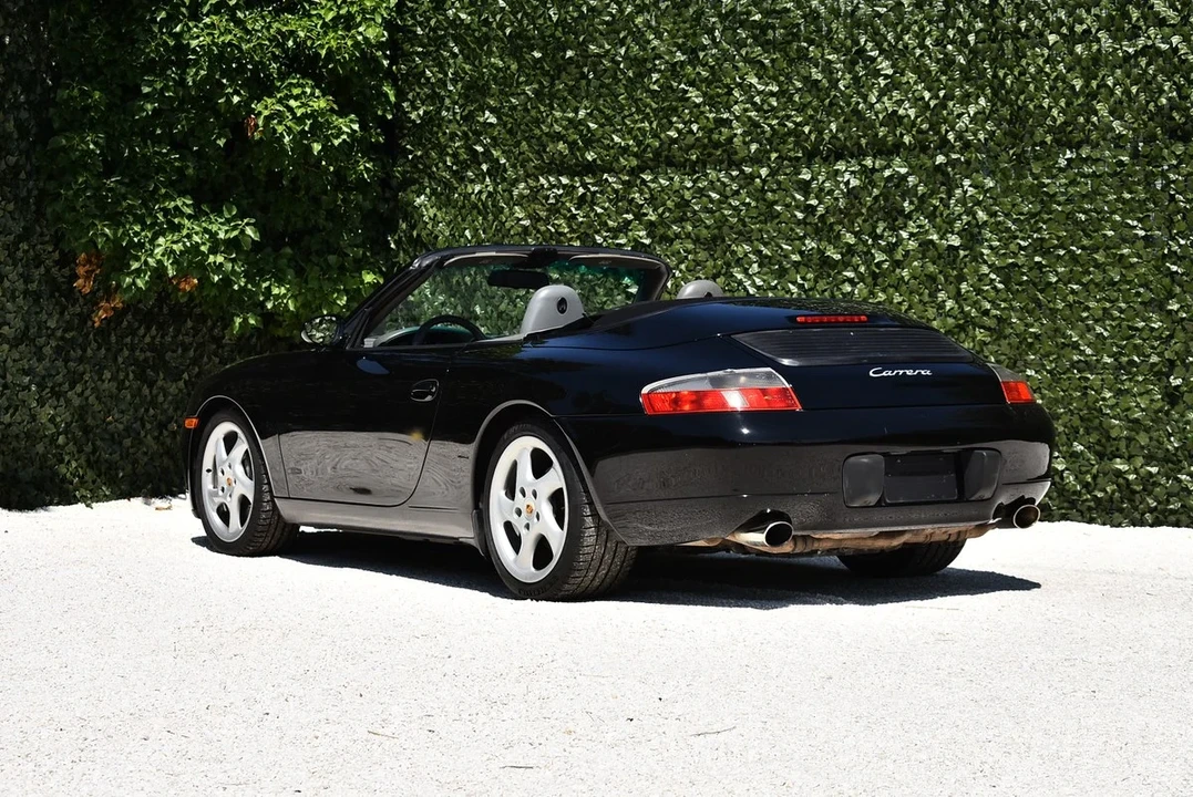 2001 Porsche 996 Carrera - Image 12 of 31