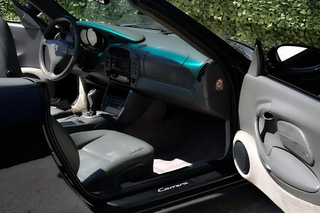 2001 Porsche 996 Carrera - Image 31 of 31