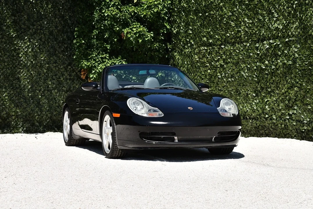 2001 Porsche 996 Carrera - Image 3 of 31
