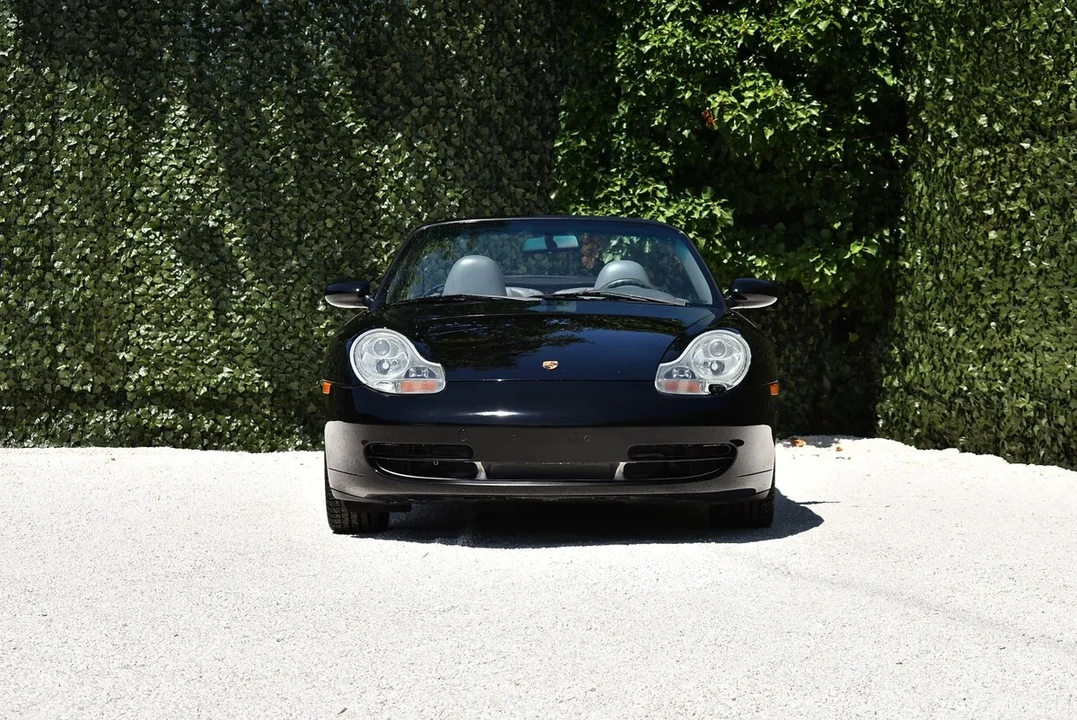 2001 Porsche 996 Carrera - Image 2 of 31