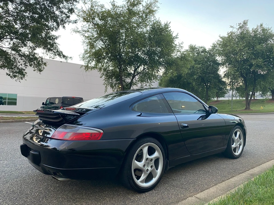 2001 Porsche 996 Carrera - Image 12 of 29