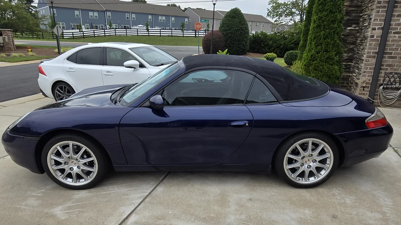 2001 Porsche 996 Carrera - Image 12 of 31