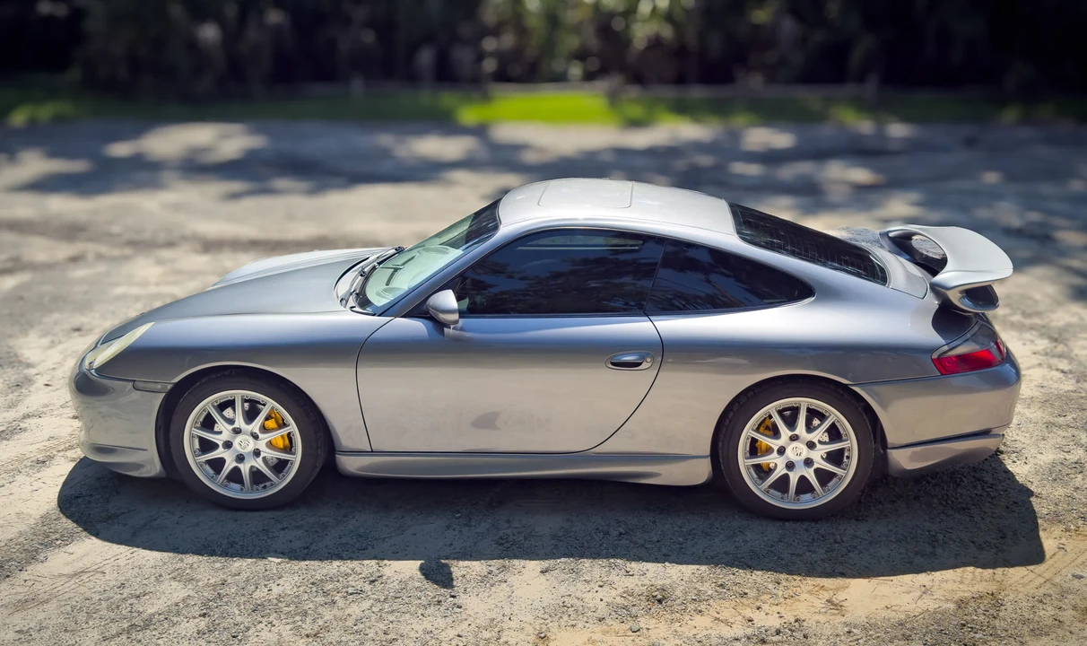 2001 Porsche 996 Carrera - Image 13 of 31