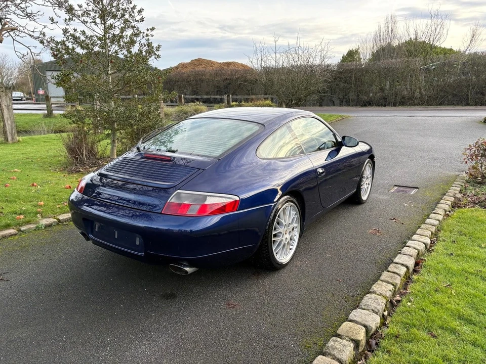 2001 Porsche 996 Carrera - Image 22 of 30