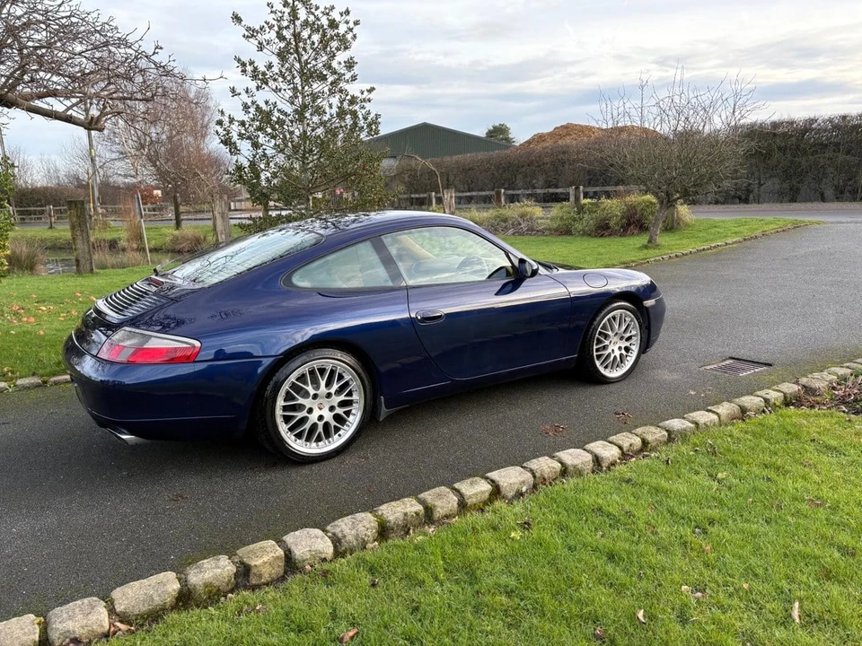 2001 Porsche 996 Carrera - Image 20 of 30