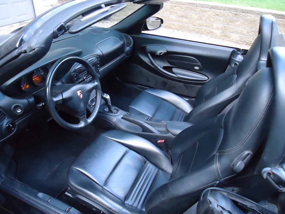 2001 Porsche 986 Boxster - Image 16 of 28