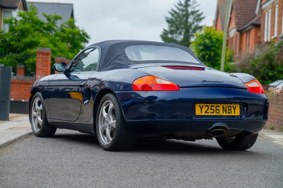 2001 Porsche 986 Boxster - Image 24 of 30