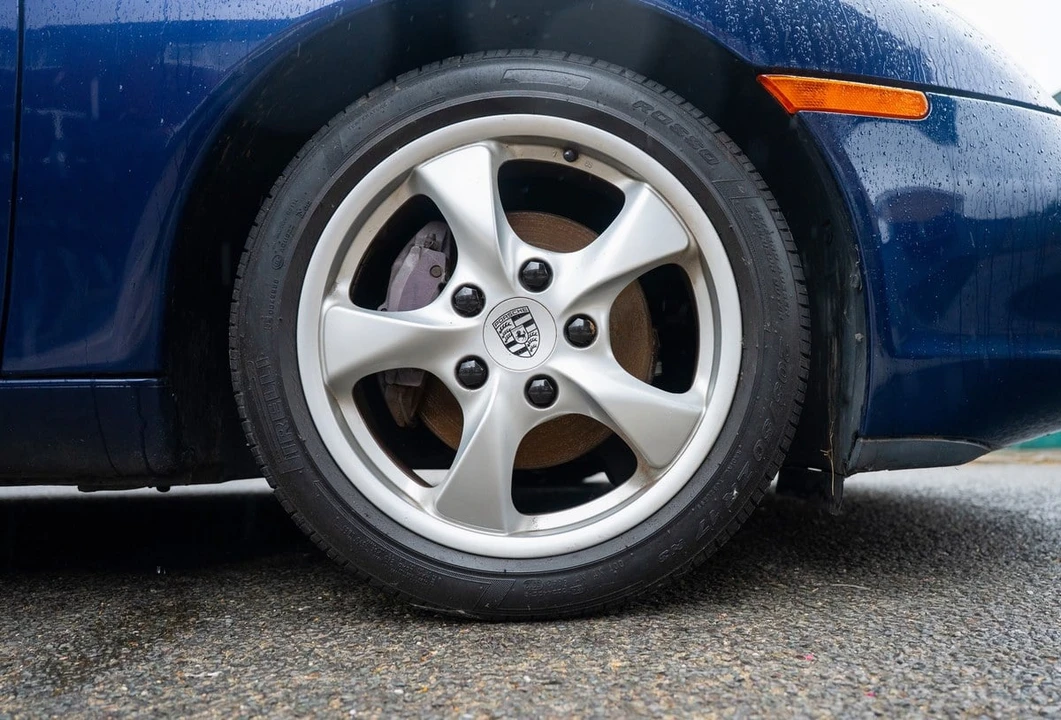 2001 Porsche 986 Boxster - Image 29 of 30