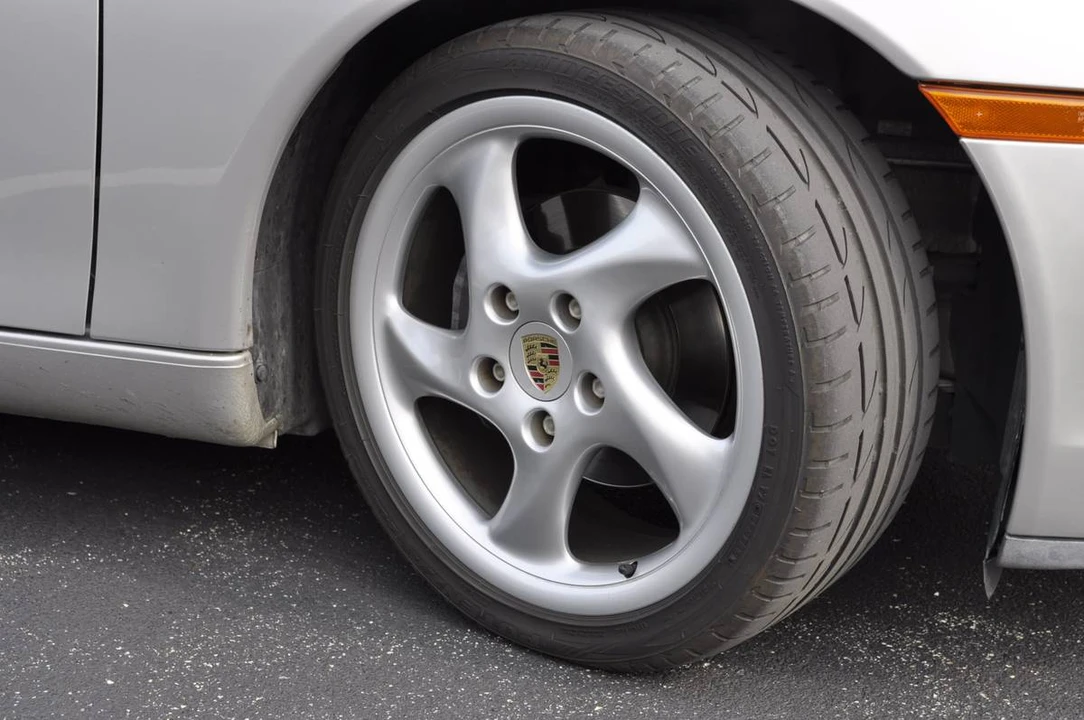 2001 Porsche 986 Boxster - Image 18 of 24