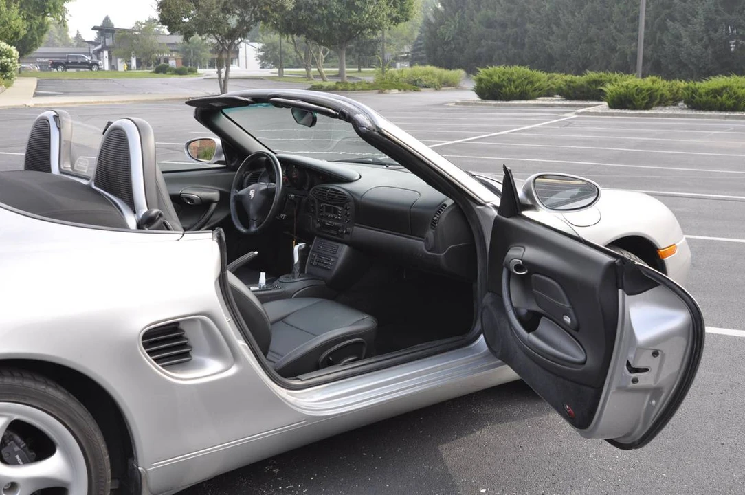 2001 Porsche 986 Boxster - Image 14 of 24