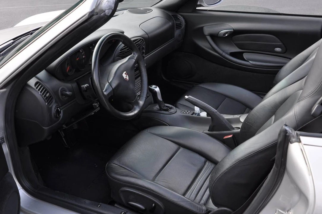 2001 Porsche 986 Boxster - Image 12 of 24