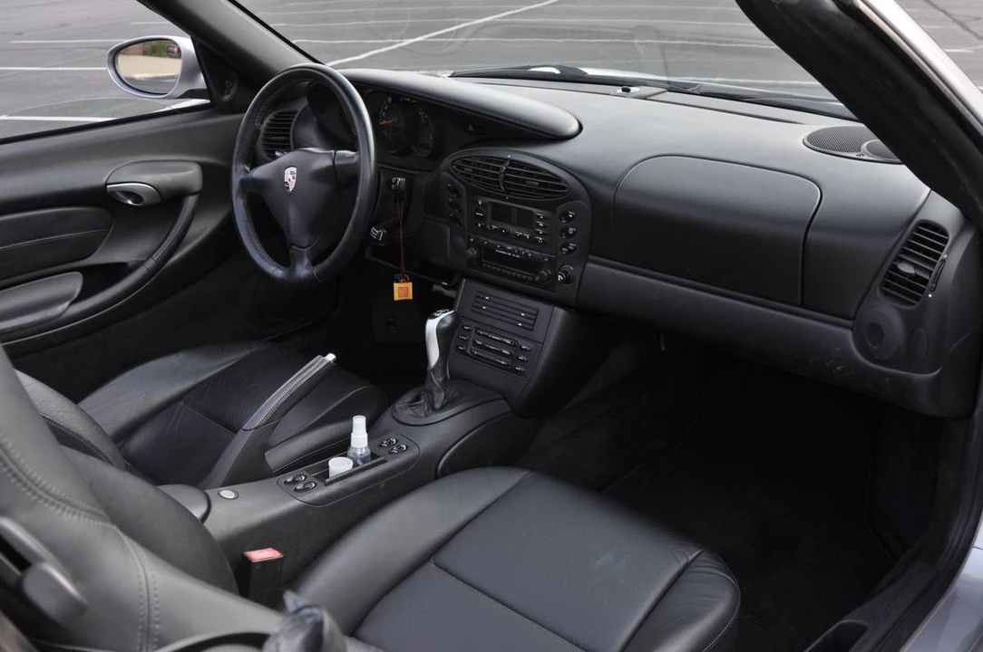 2001 Porsche 986 Boxster - Image 16 of 24