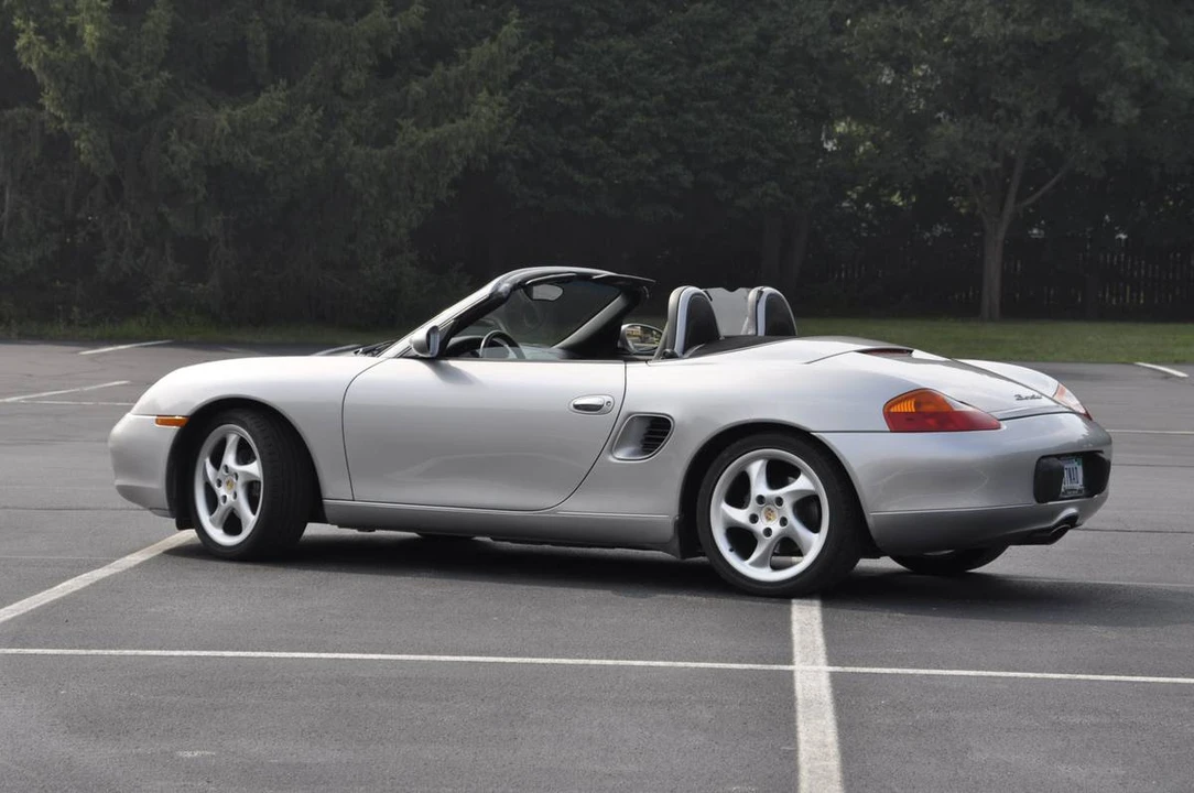 2001 Porsche 986 Boxster - Image 11 of 24