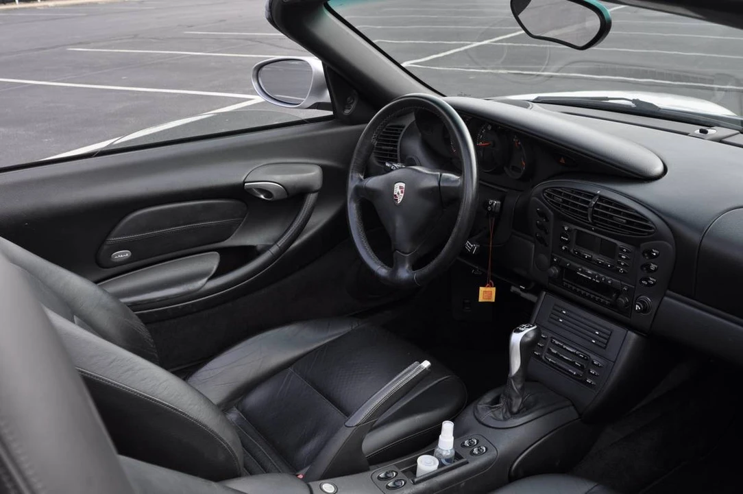 2001 Porsche 986 Boxster - Image 17 of 24