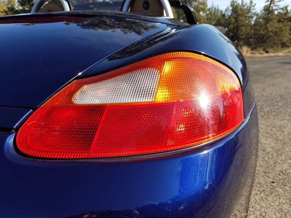 2001 Porsche 986 Boxster - Image 28 of 31