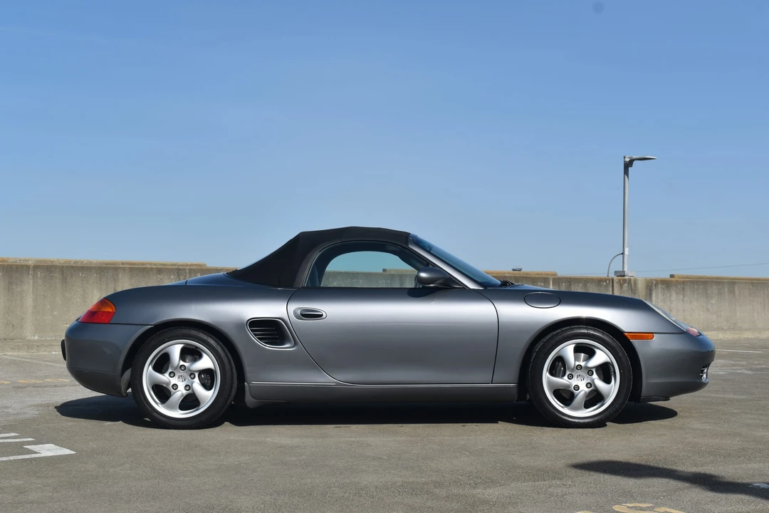 2001 Porsche 986 Boxster - Image 11 of 31