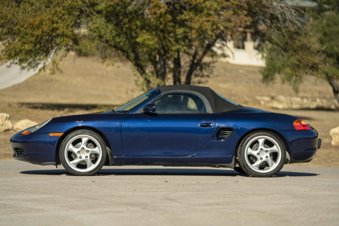 2001 Porsche 986 Boxster - Image 19 of 31