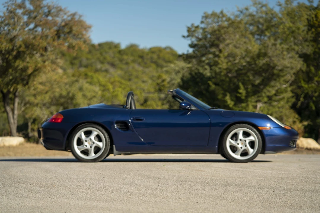 2001 Porsche 986 Boxster - Image 11 of 31