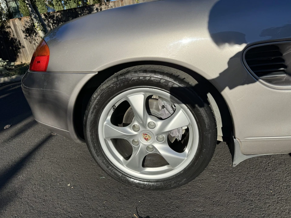 2001 Porsche 986 Boxster - Image 16 of 31