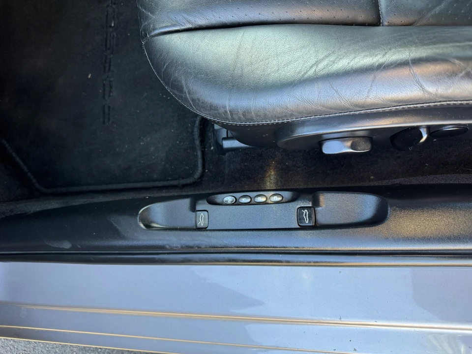 2001 Porsche 986 Boxster - Image 29 of 31