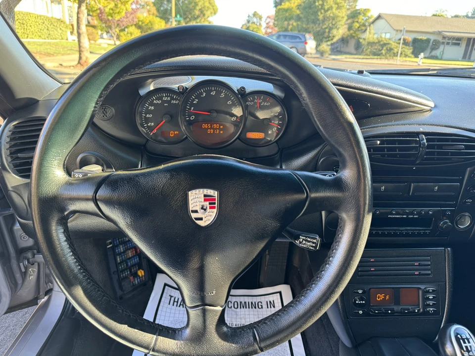 2001 Porsche 986 Boxster - Image 24 of 31