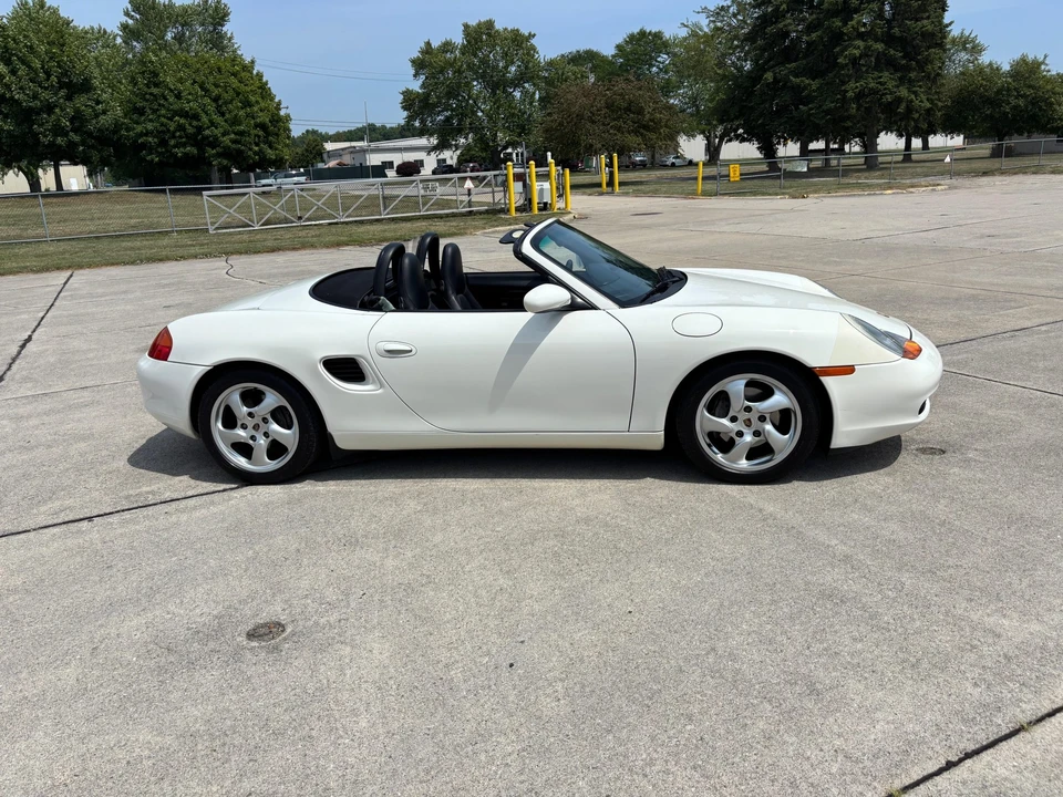 2001 Porsche 986 Boxster - Image 6 of 31