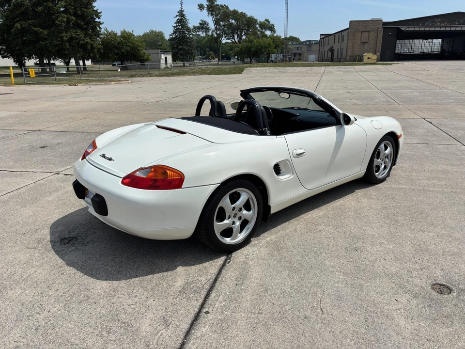 2001 Porsche 986 Boxster - Image 7 of 31