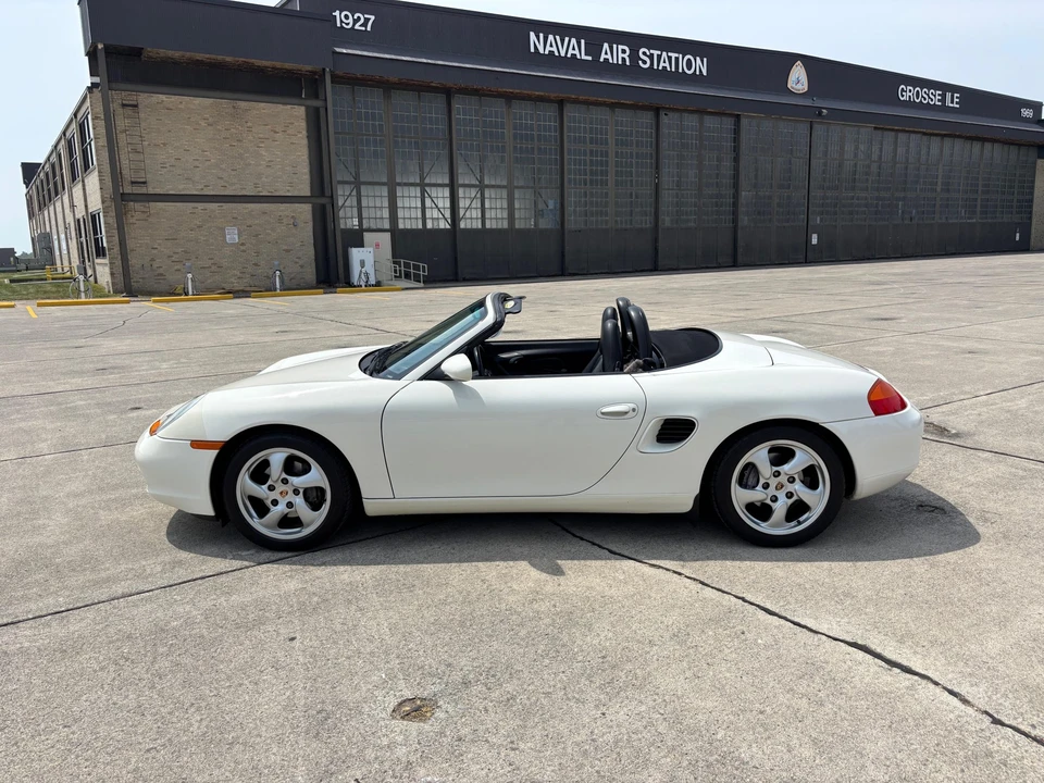2001 Porsche 986 Boxster - Image 11 of 31