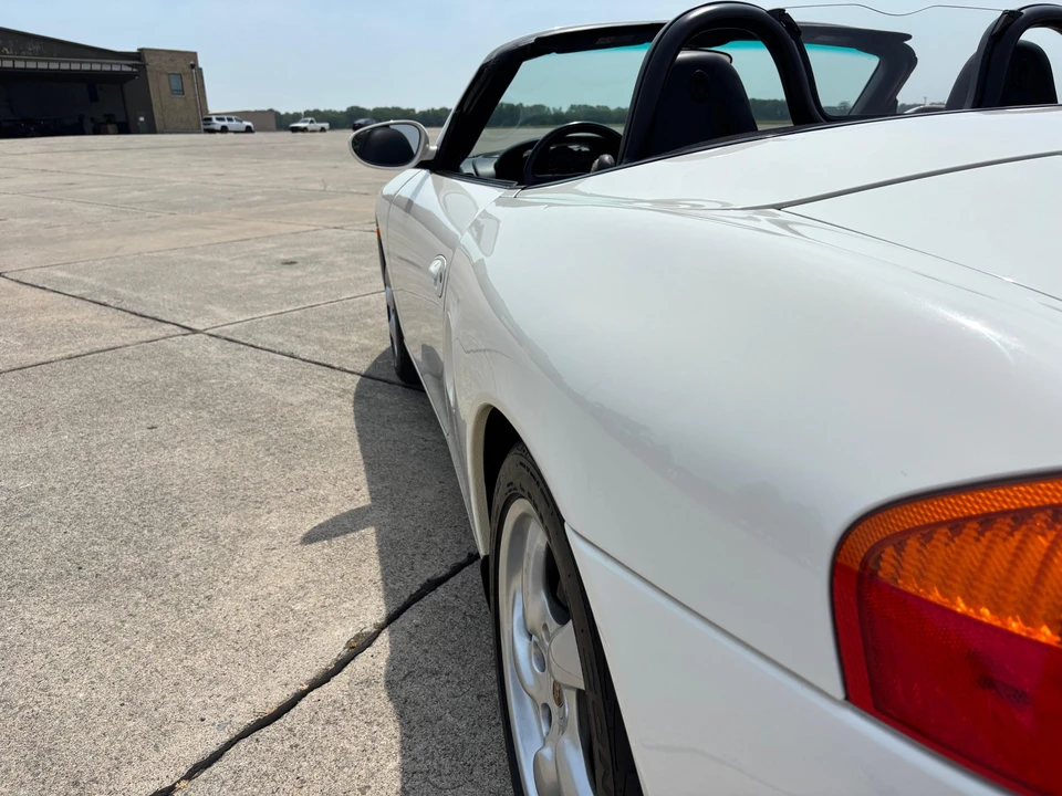 2001 Porsche 986 Boxster - Image 22 of 31