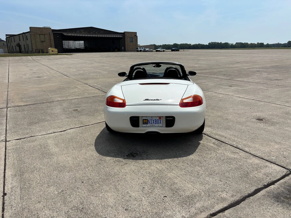 2001 Porsche 986 Boxster - Image 8 of 31