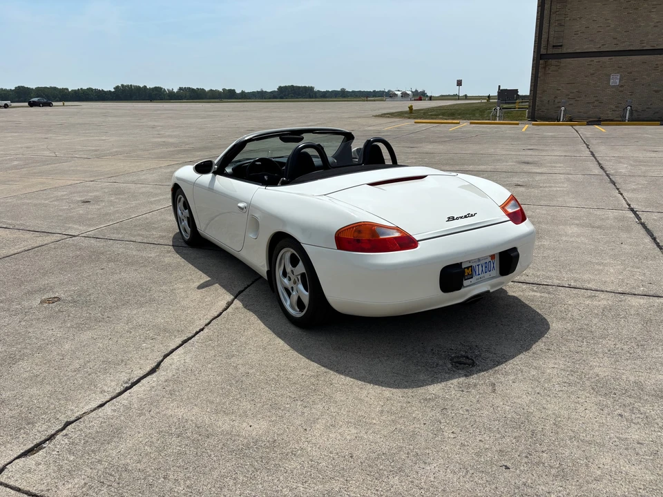2001 Porsche 986 Boxster - Image 10 of 31