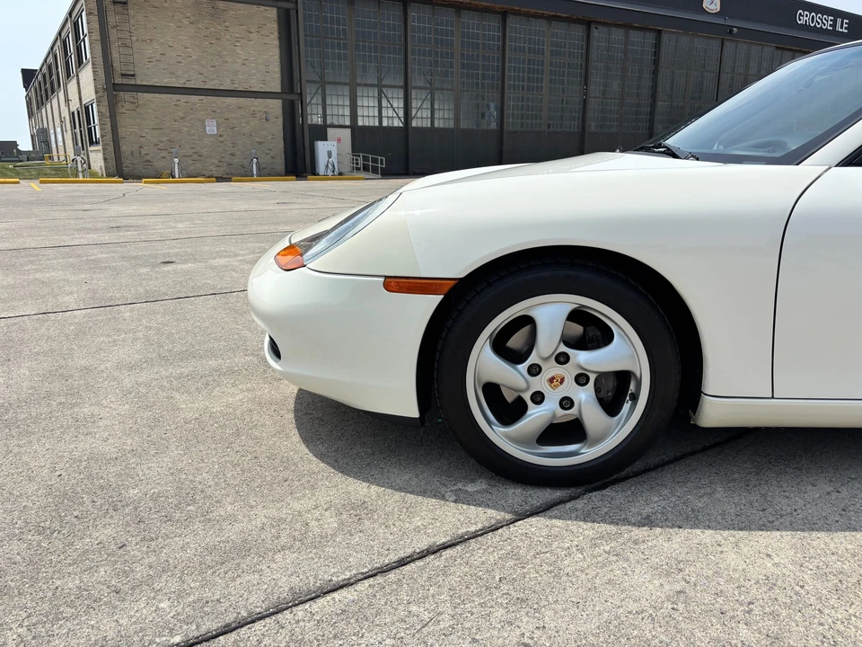 2001 Porsche 986 Boxster - Image 17 of 31